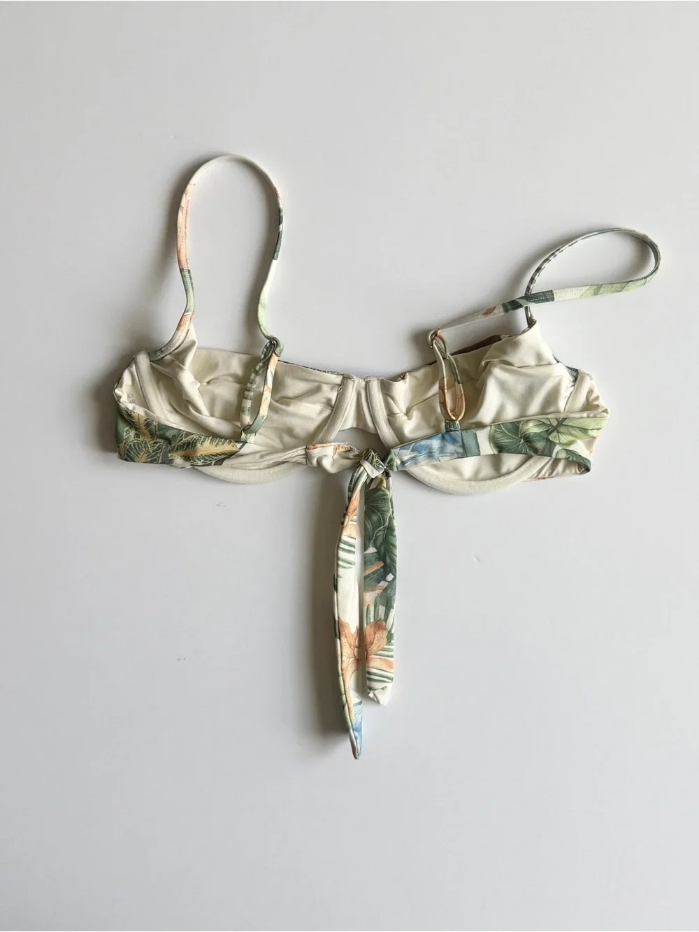 Monday Swimwear LARGE Mauiu underwired bikini top in Amazonia print